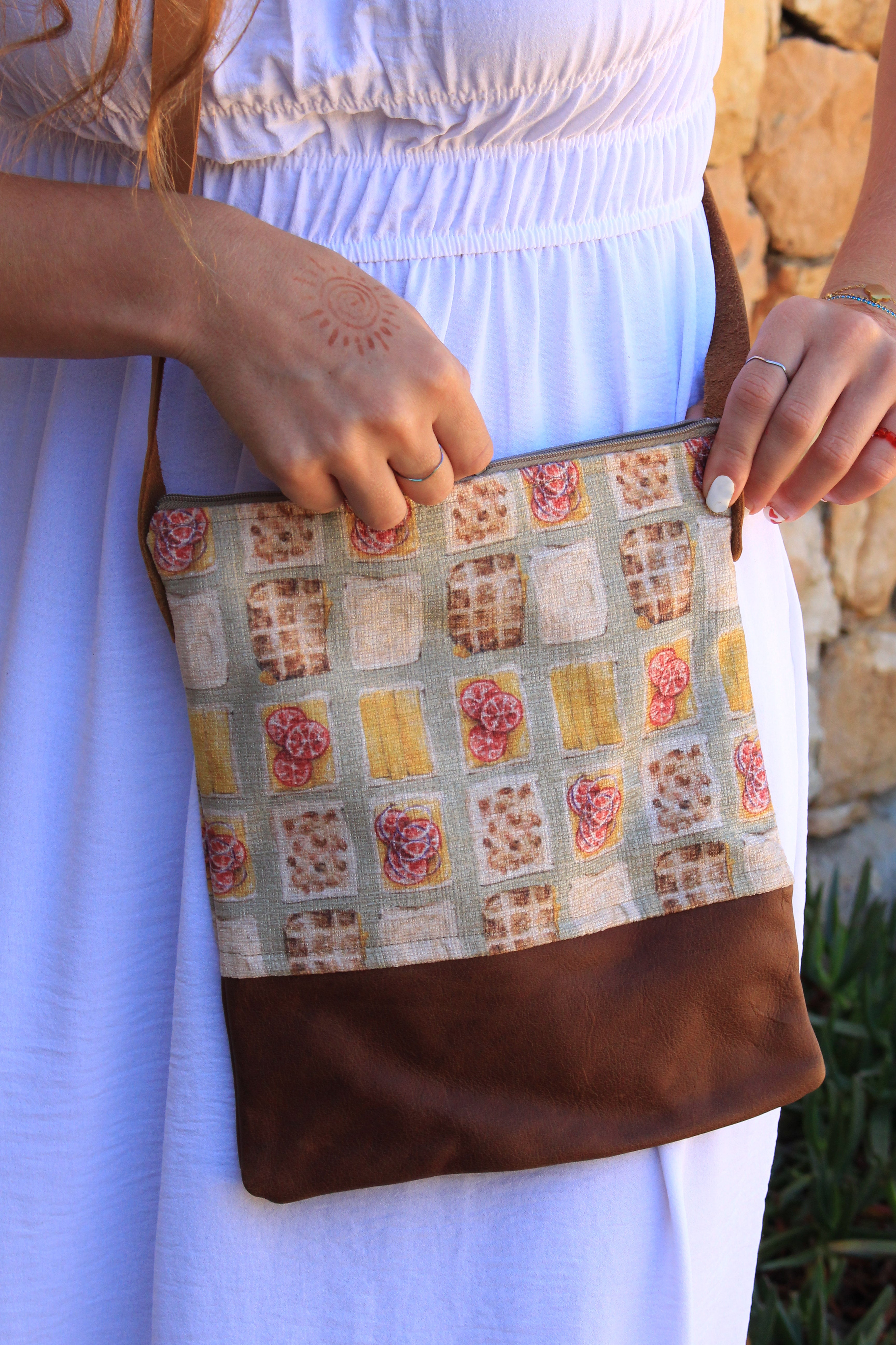 Braaibroodjie sling bag